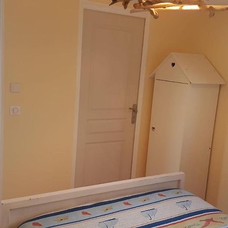 Maisonnette Bois Flottes Salles  Eksteriør billede