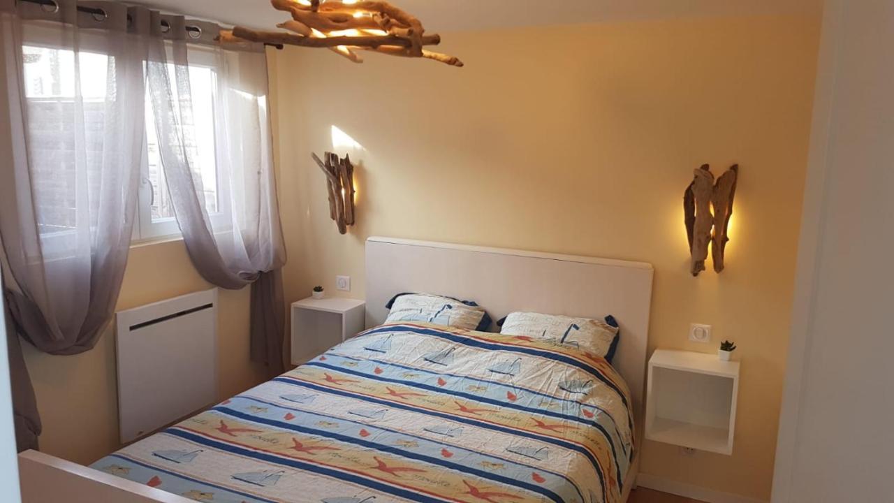 Maisonnette Bois Flottes Salles  Eksteriør billede
